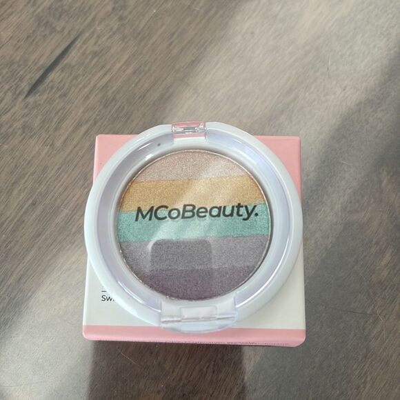 🐝 NIB MCo Beauty Mermaid Glow Highlighter - Picture 2 of 7
